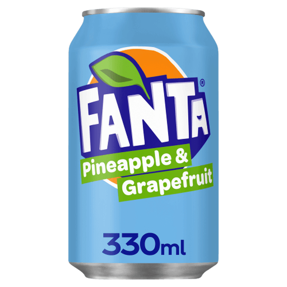 Une canette bleue sur fond blanc avec le logo Fanta et écrit en blanc dans un encadré vert « Pineapple & Grapefruit »