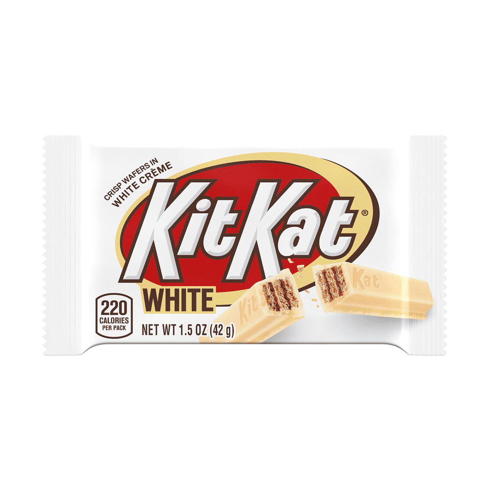 Un emballage blanc sur fond blanc avec au centre le logo « Kit Kat » et à gauche un biscuit en forme de bâtonnet enrobé de chocolat blanc