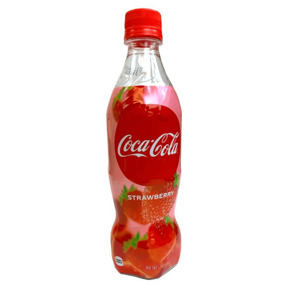 Une bouteille avec un emballage rouge/rose et plusieurs fraises, le tout sur fond blanc