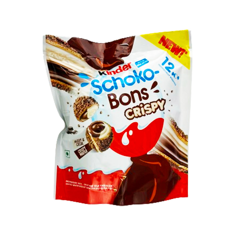 Un paquet avec un grand Kinder au centre, à droite il y a un Kinder Schoko Bons coupé en 2 et on y voit le chocolat blanc et au lait. Le tout sur un fond blanc