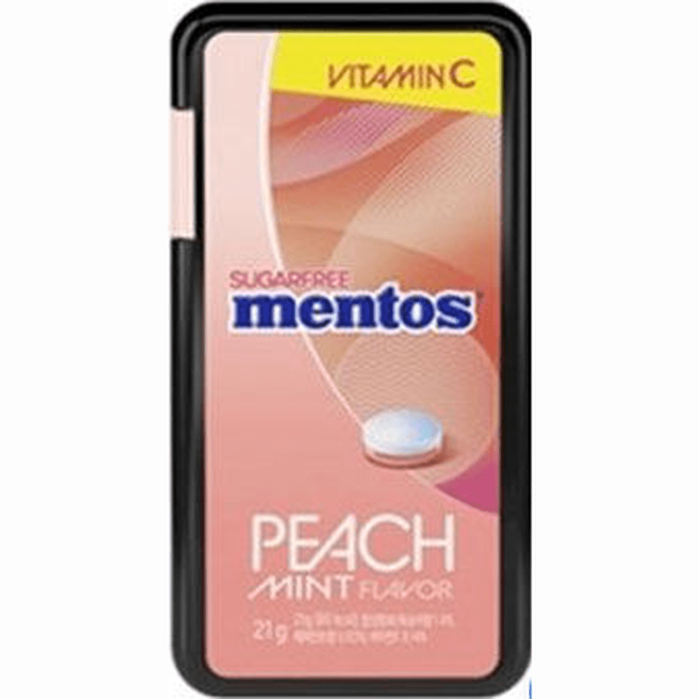 Un paquet rose sur fond blanc avec une petite pastille blanche