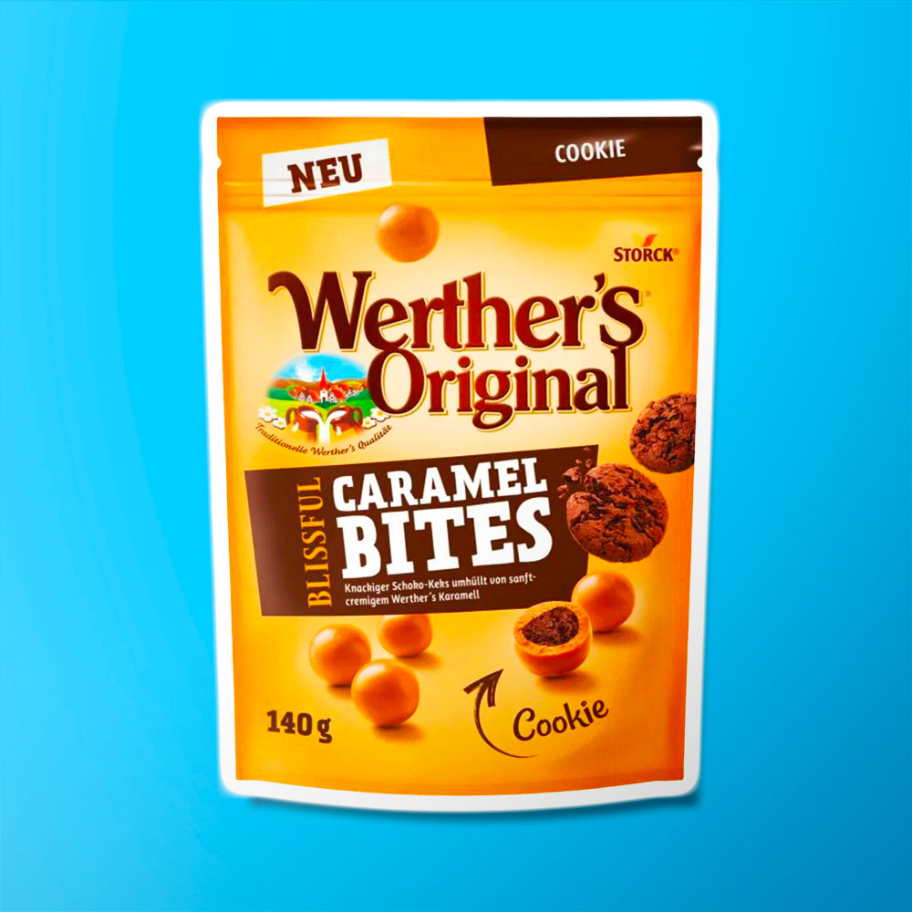 Un emballage brun avec des petites boules brunes et des cookies marrons, le tout sur fond bleu