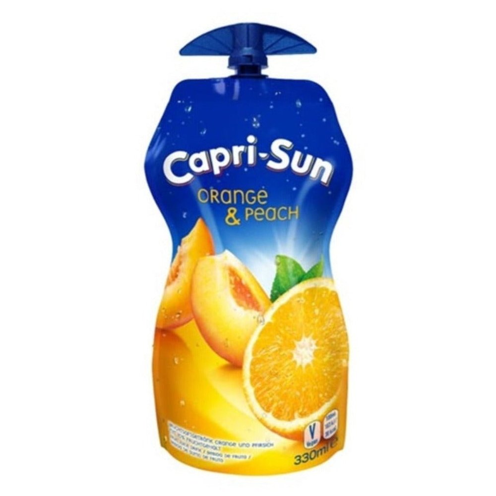 Une bouteille de forme spéciale bleu au-dessus et jaune en-dessous avec des des oranges et des pêches. Le tout sur fond blanc