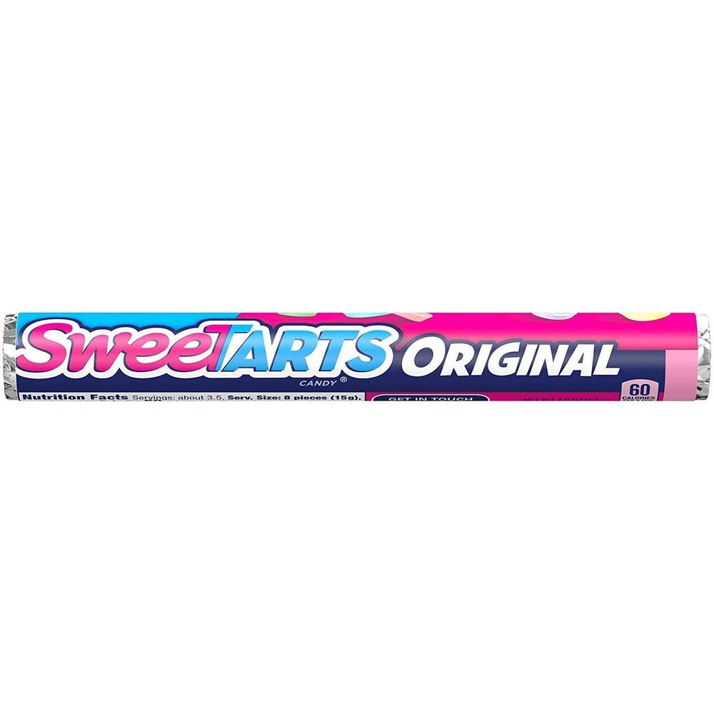 Un emballage long bleu et rose avec écrit en grand « Sweetarts », le tout sur fond blanc